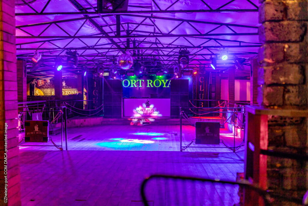 Ночной клуб «Port Poyal» в Железном Порту